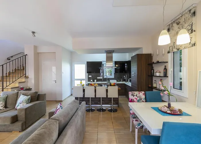 Protaras Rocco Willa *