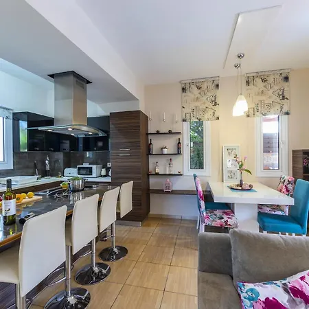 Protaras Rocco * パラリムニ