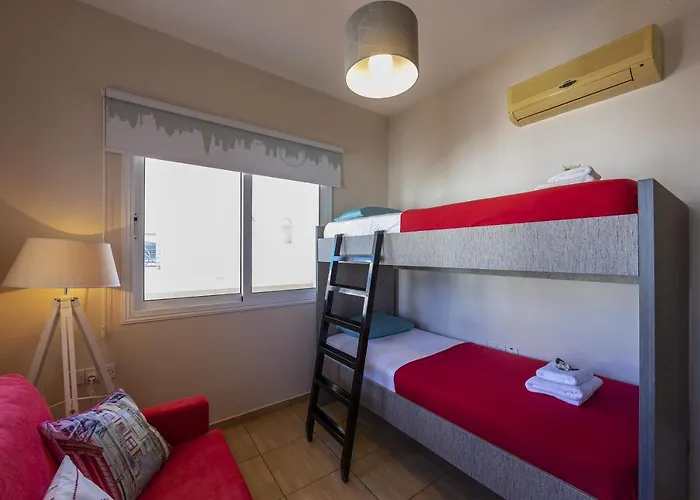 Vila Protaras Rocco *