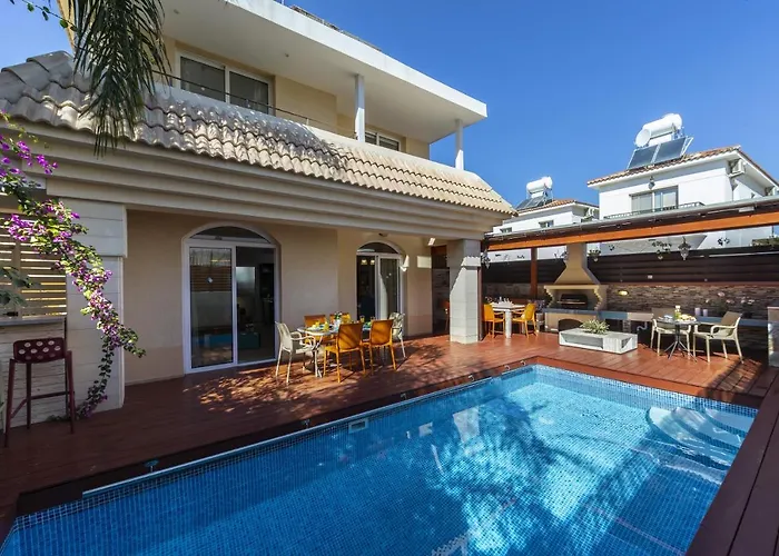 Protaras Rocco Villa *